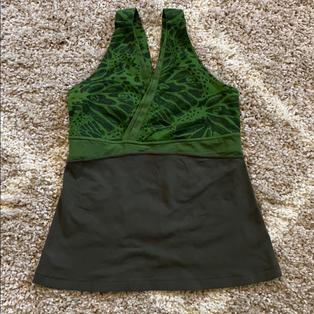 Lululemon workout tank top size 8